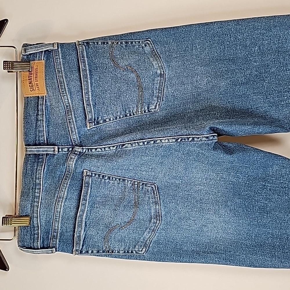 Signature by Levi Strauss Women's High Rise Jeans - Blue - Picture 6 of 7